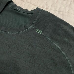 lululemon Metal Vent Short sleeve, like new